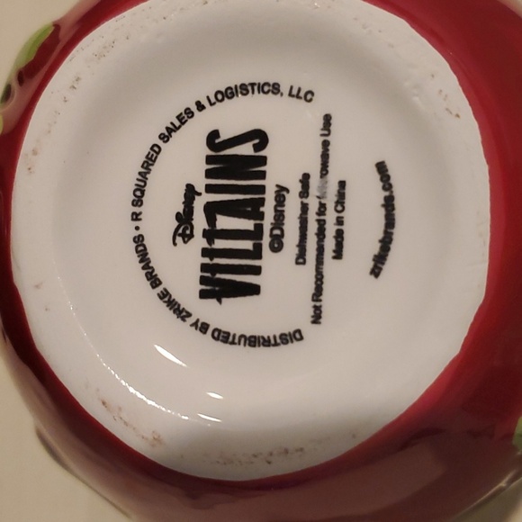 Disney Villains Evil Queen Poison Apple Red & Green Ceramic Mug - Picture 4 of 4